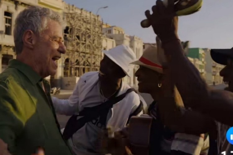 Chico Buarque se despide de Cuba con un mensaje de amor