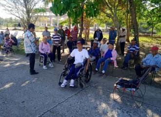 Encuentro que solidifica el amor en las viejas generaciones (+ Fotos)