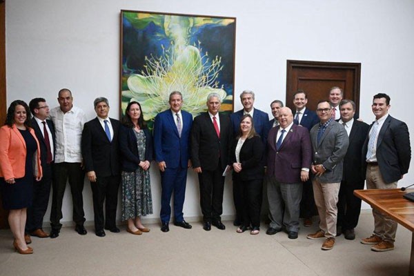 Presidente Miguel Díaz-Canel junto a secretarios de Agricultura de varios estados norteamericanos