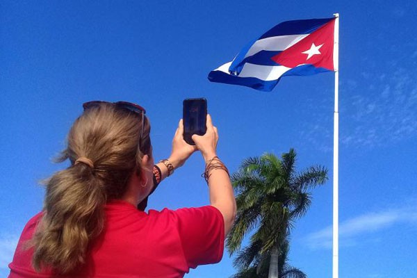 Mujeres cubanas próximas a celebrar el 8 de marzo, su día internacional. Foto: Pastor Batista Valdés
