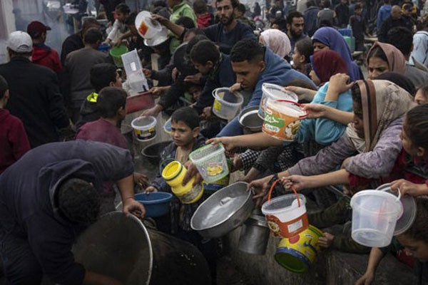 Israel impide que llegue la ayuda humanitaria a la Franja de Gaza.