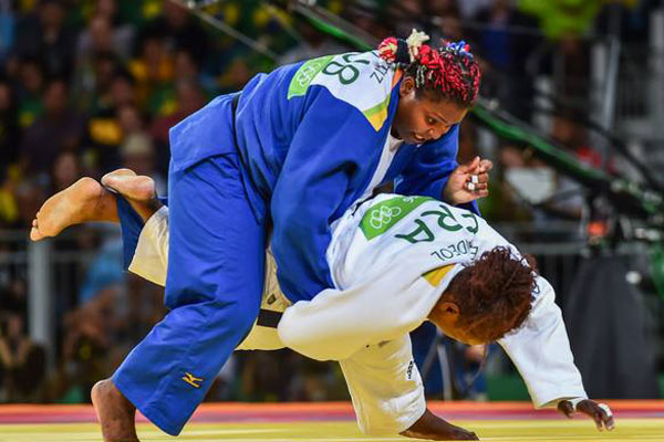 judo Idalis de plata