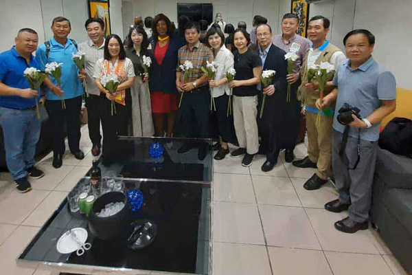 Delegacion periodistas Viet