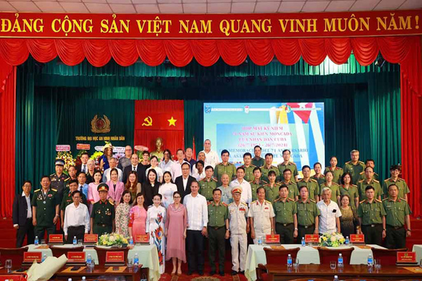 1 Ciudad Ho Ci Minh por Cu