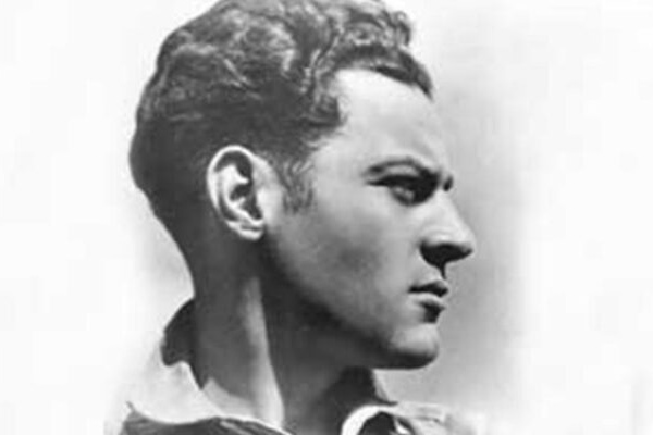 Julio Antonio Mella 1 735x4