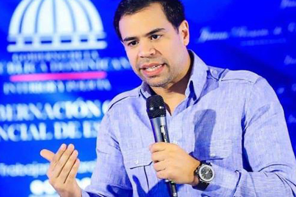 Roberto Angel Salcedo 1 2