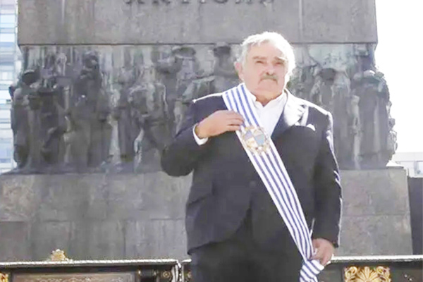 Mujica Presidente Plaza Art