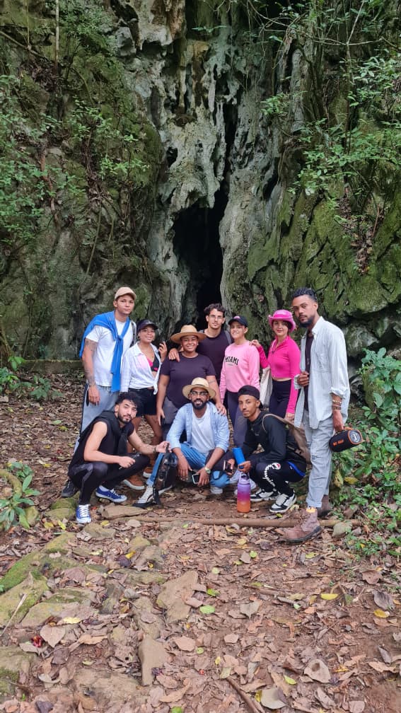 Jovenes camagueyanos naturaleza 1