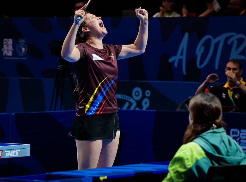 Rodriguez-felicita-a-atleta-vene-1