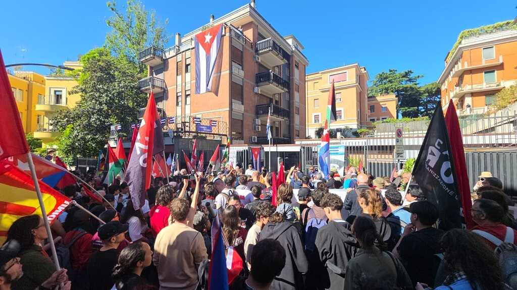 Solidaridad-con-Cuba-en-Italia-marchas-1