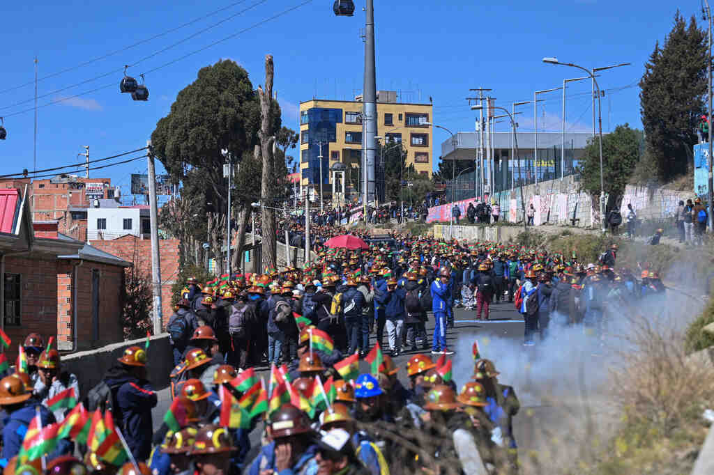 Protestas-mineros-Bolivia-gases1-1-1-1