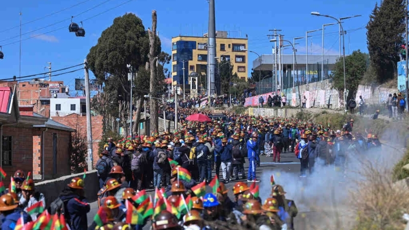 Journalists urge peaceful dialogue in Bolivia