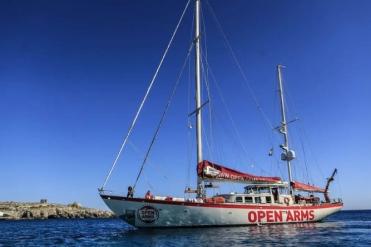 Casa de las Américas welcomes the approach of the sailing ship Astral