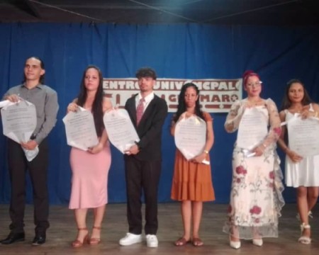 Guáimaro Municipal University Center celebrates graduation ceremony