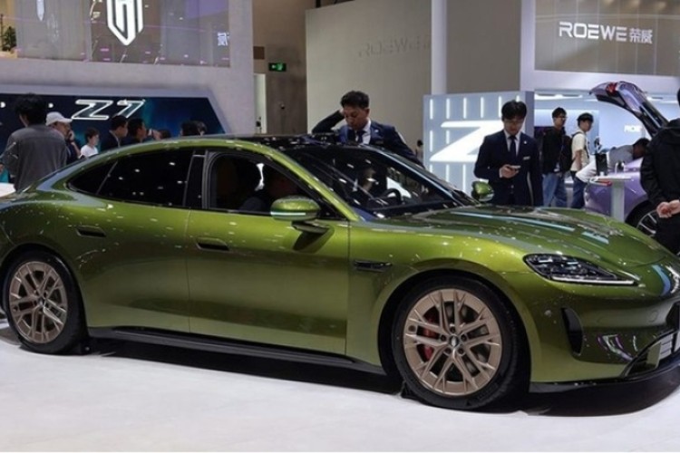 New energy vehicles set sales record in China