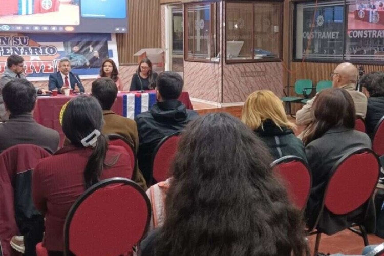  Discussions held in Chile on Fidel and Youth: a legacy for the future