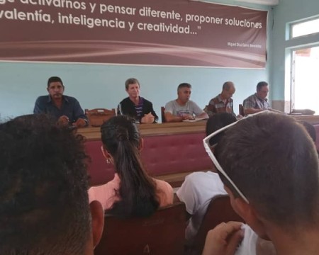 Intercambian autoridades guaimareñas con estudiantes universitarios (+Audio y Fotos)